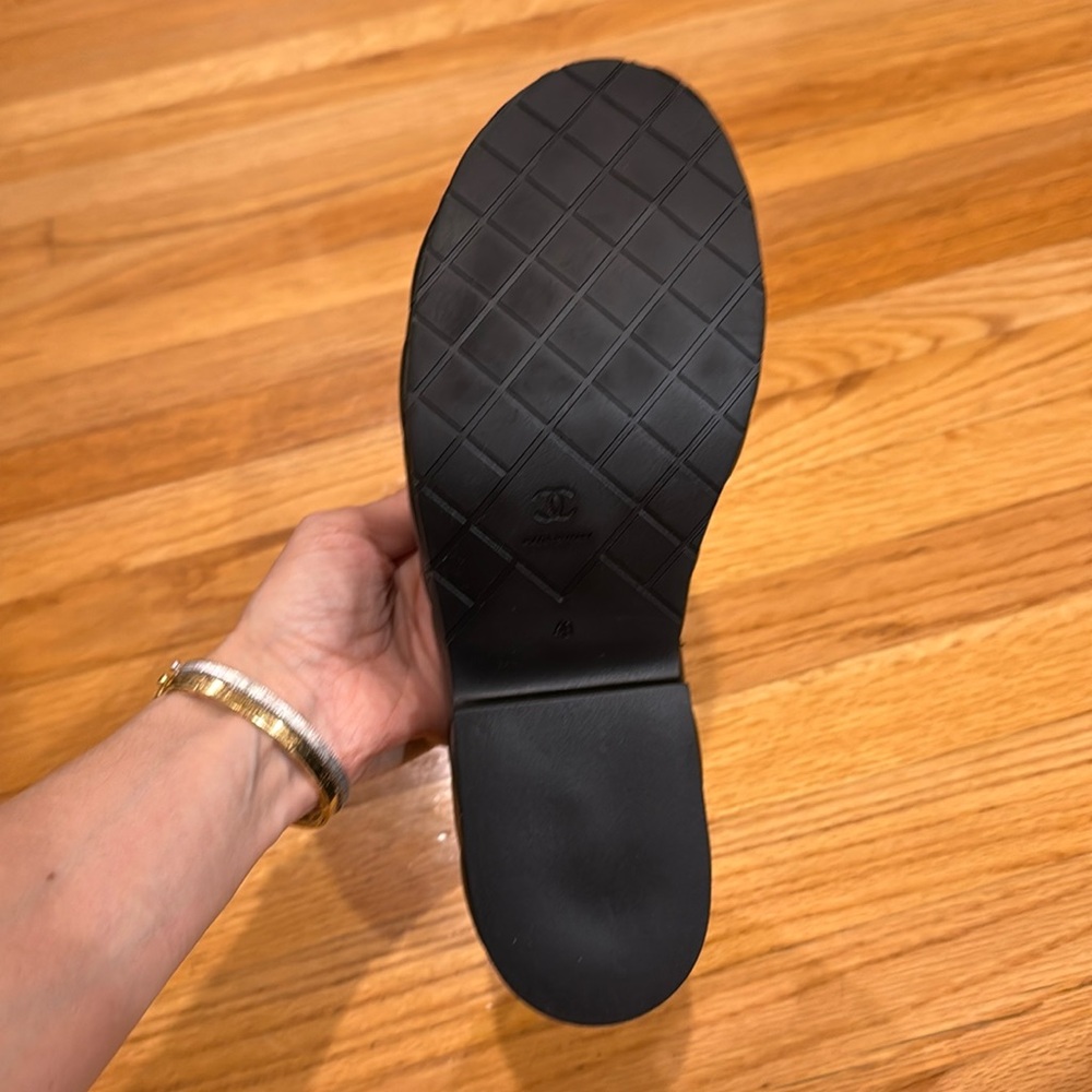 CHANEL DAD Sandals Quilted leather CC LOGO Mules slides size 40 - Picture 15 of 17